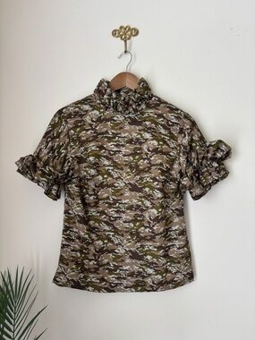 Elizabeth Wilson Camo Print Nancy Jane Ruffle Sleeve Top XS